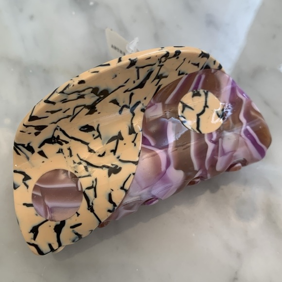 NWT 🆕 Anthropologie Marbled Yin & Yang Hair Claw Clip • Pink Multi - Picture 4 of 6
